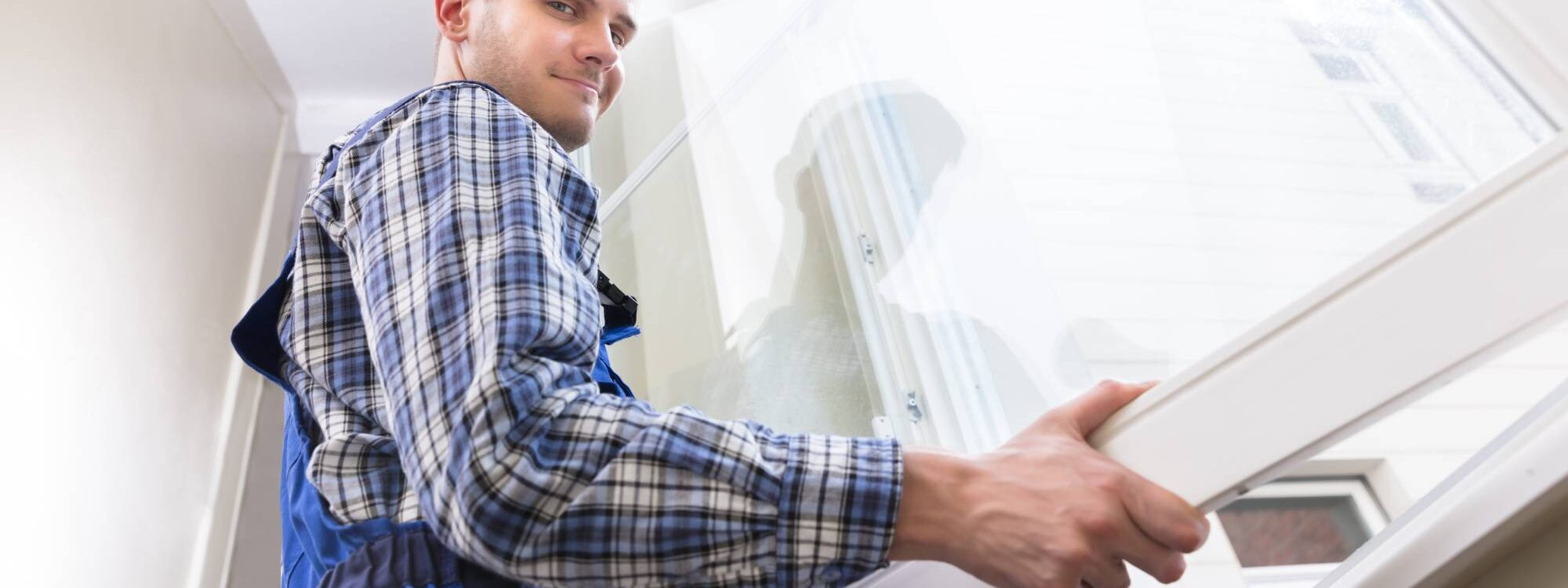 Fen&ecirc;tres en bois, PVC ou aluminium : quels mat&eacute;riaux pour quelles performances ? Thann